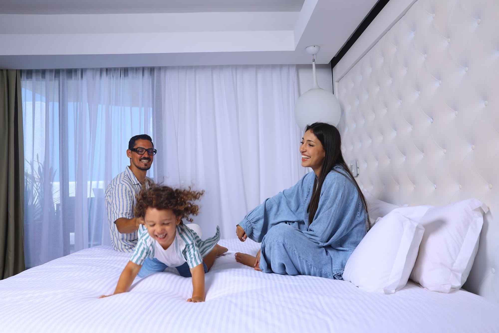 Pullman Mazagan Royal Golf & Spa Эль-Джадида Экстерьер фото Family at the hotel